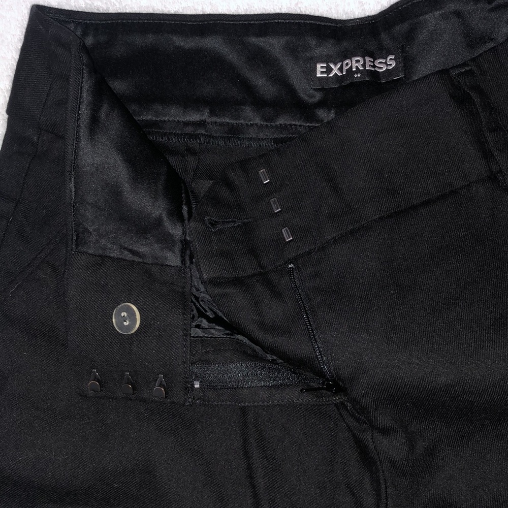 Express Black Shorts - Picture 2 of 4